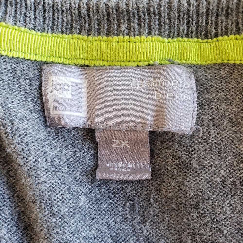 JCPenney Gray V-Neck Sweater with Yellow & Blue Argyle, Nerdy 1960s Style - Picture 2 of 4
